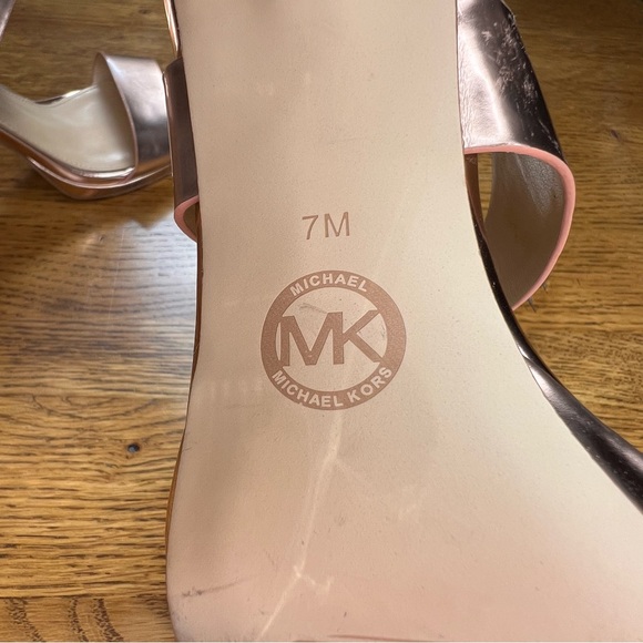 ⭐️ Michael Kors Rose Gold Metallic Leather Heels Pumps Shoes Sandal Size 7M - Picture 10 of 11